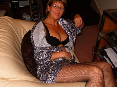 Angela 53 ans cherche homme pour des moments chauds sans engagement